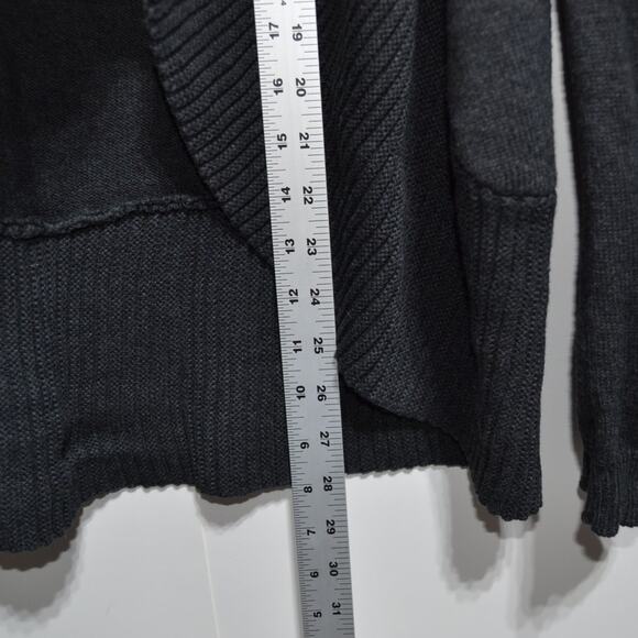 Victoria's Secret Gray Open Front Knit Cardigan Size Medium - Picture 7 of 8